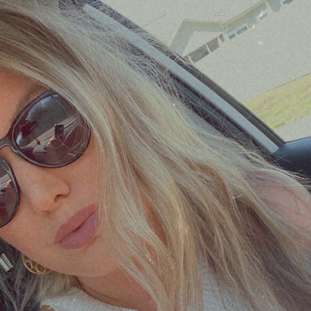 Meet your Posher, Hayley